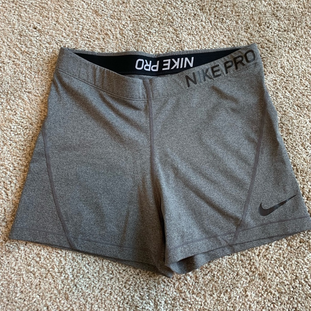 Nike Pros Size L